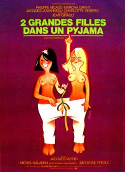 Deux grandes filles dans un pyjama flemmix